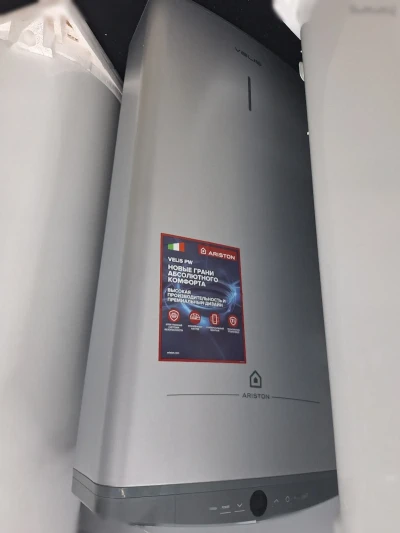 Водонагреватель Ariston 80л. Velis