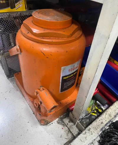 Домкрат 100 тон