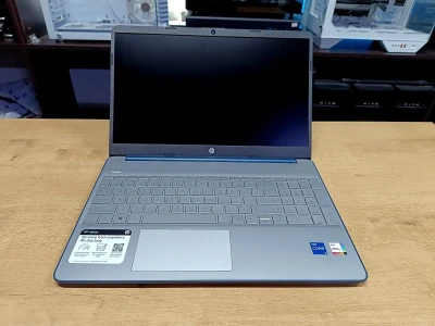 Ноутбук HP Laptop 15 Core i5-1235U / 8GB / 256GB SSD — миниатюра 2