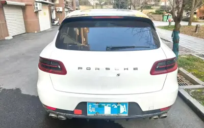 Porsche Macan, 2016