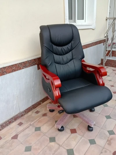 Руководительское кресло