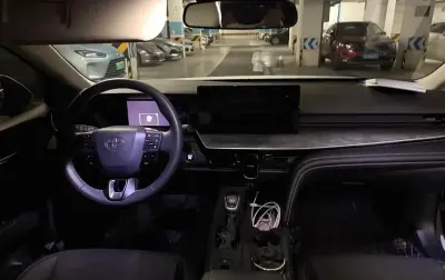 Toyota Camry, 2025