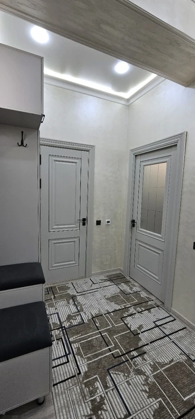 1-комн. квартира, Цокольный этаж, 50 м², 20мкр — миниатюра 4