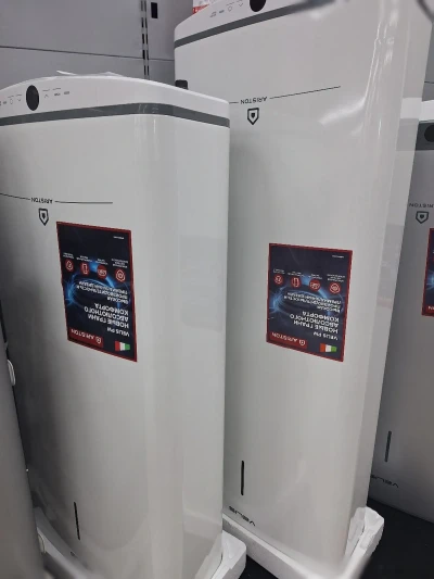 Водонагреватель Ariston 80л. Velis