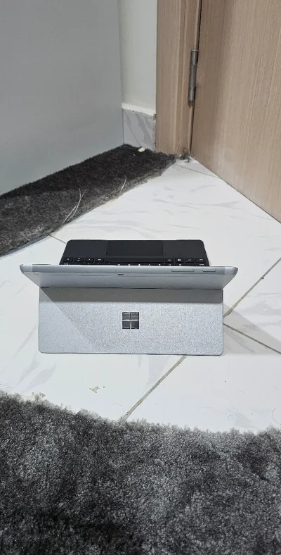 Планшет Microsoft Surface Pro i5 7th 8/256