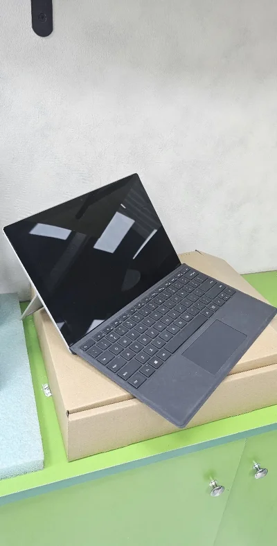 Ноутбук Microsoft Pro 7 plus i5 11th