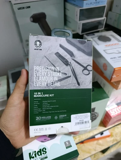 Набор для маникюра Green Lion 18 in 1 Manicure Travel Cutter черный — миниатюра 2