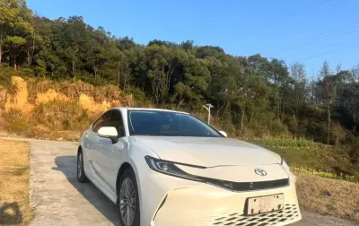 Toyota Camry 2025