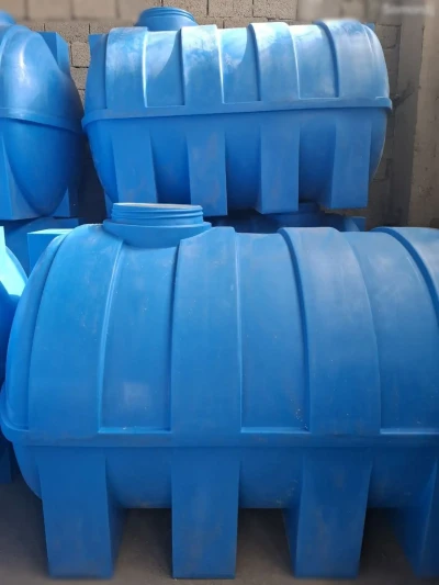 Бочка пластиковая 2000л