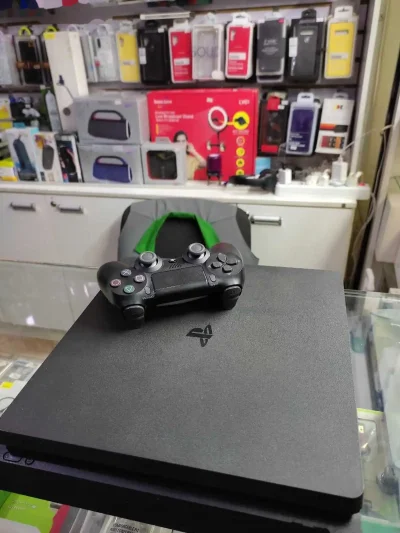 Игровая приставка Sony Playstation 4 1tb — миниатюра 3