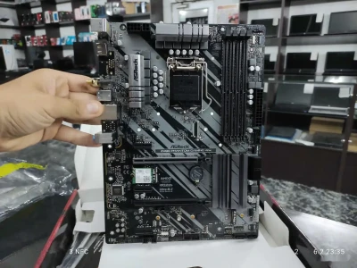 Материнская плата Asrock Z490 Phantom Gaming 4 — миниатюра 2