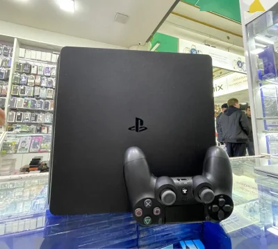 Игровая приставка Sony PlayStation 4