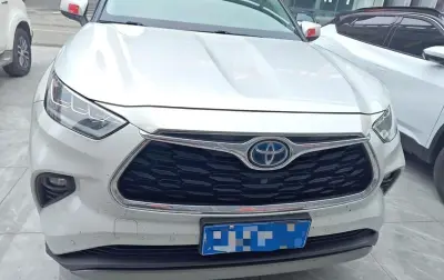 Toyota Highlander, 2022 — миниатюра 3