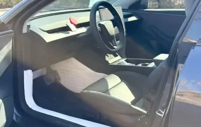 Tesla Model 3, 2025 — миниатюра 4