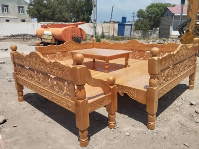 Тапчан с стол и стулья