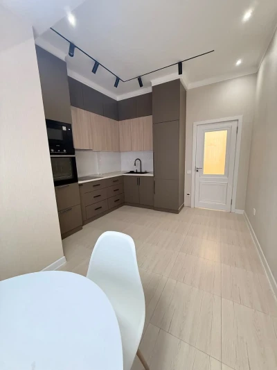 3-комн. квартира, 17 этаж, 117 м², Шохмансур — миниатюра 2