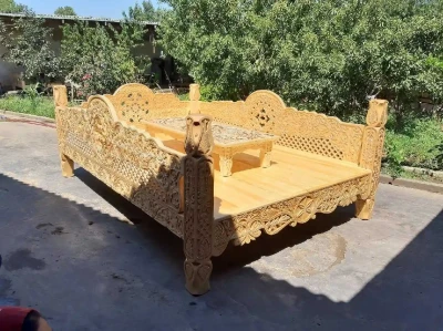 Тапчан со столиком