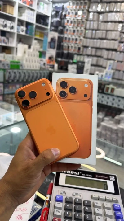 Apple iPhone 17 Pro, 256 gb, Cosmic Orange