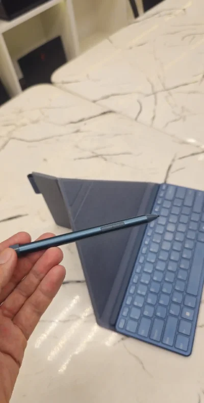 Ноутбук Lenovo Yoga Book 2 Dual Screen — миниатюра 4