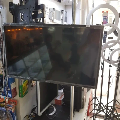 Монитор Samsung 28