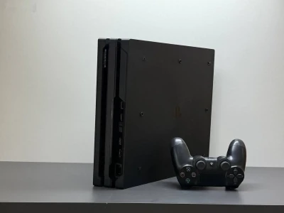 Игровая приставка Sony PlayStation 4 Pro — миниатюра 3
