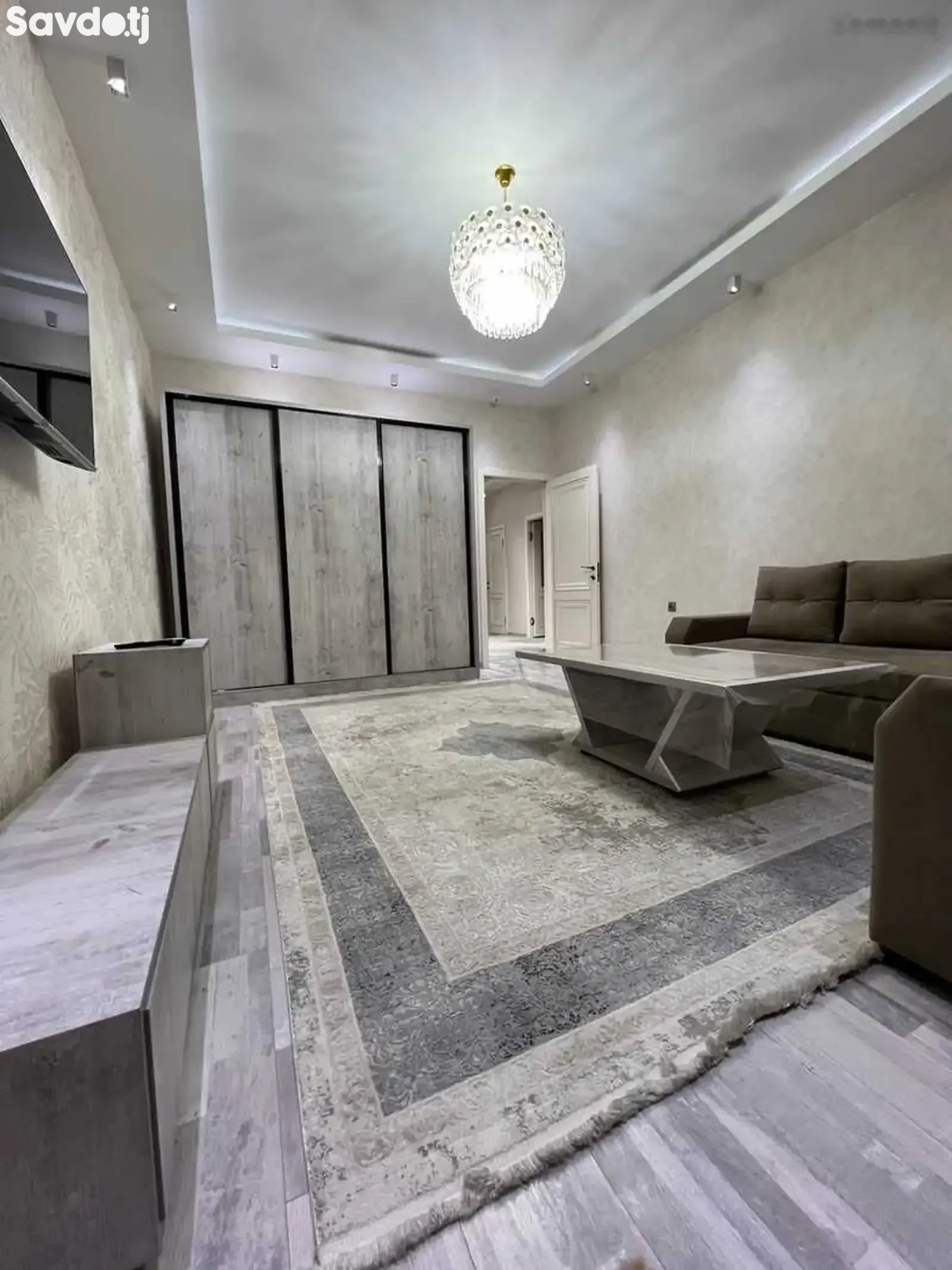 4-комн. квартира, 3 этаж, 133м², Овир, бари меҳмонхонаи Руми