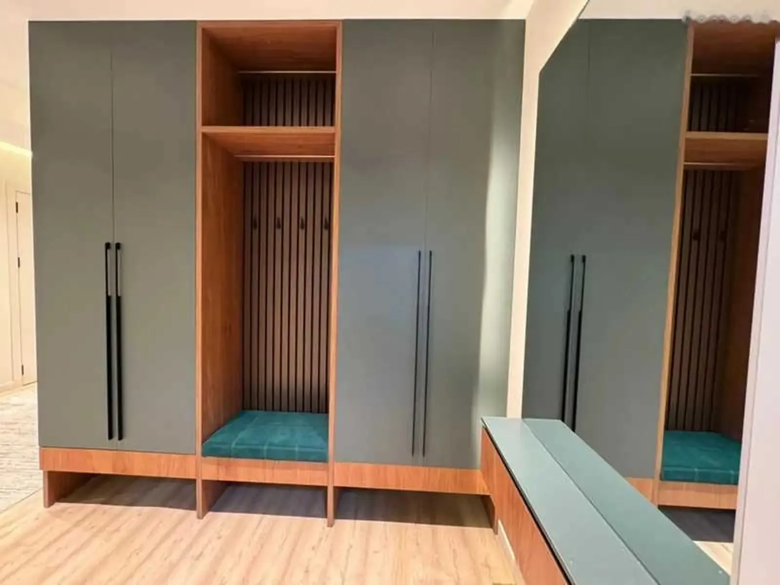 3-комн. квартира, 12 этаж, 110м², хукумати Шохмансур
