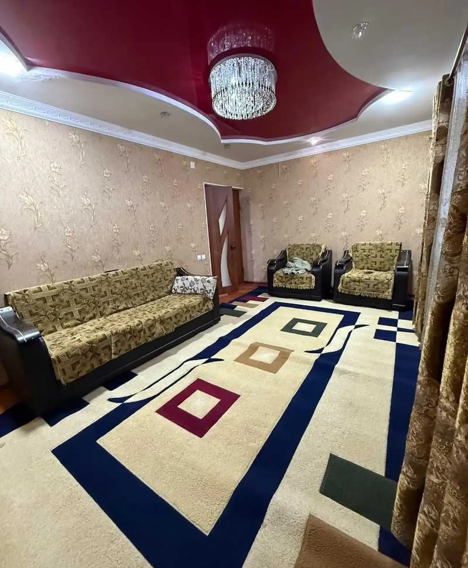 3-комн. квартира, 3 этаж, 80м², Сино