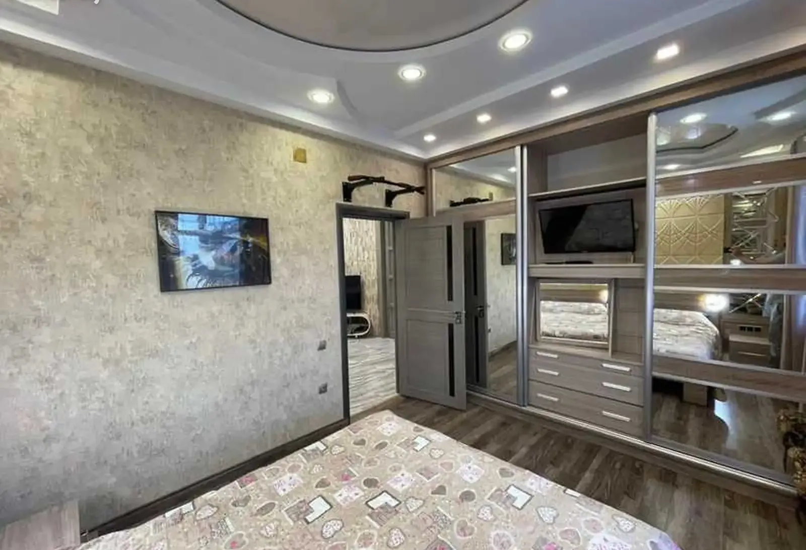 2-комн. квартира, 3 этаж, 70м², Бӯстон Сити