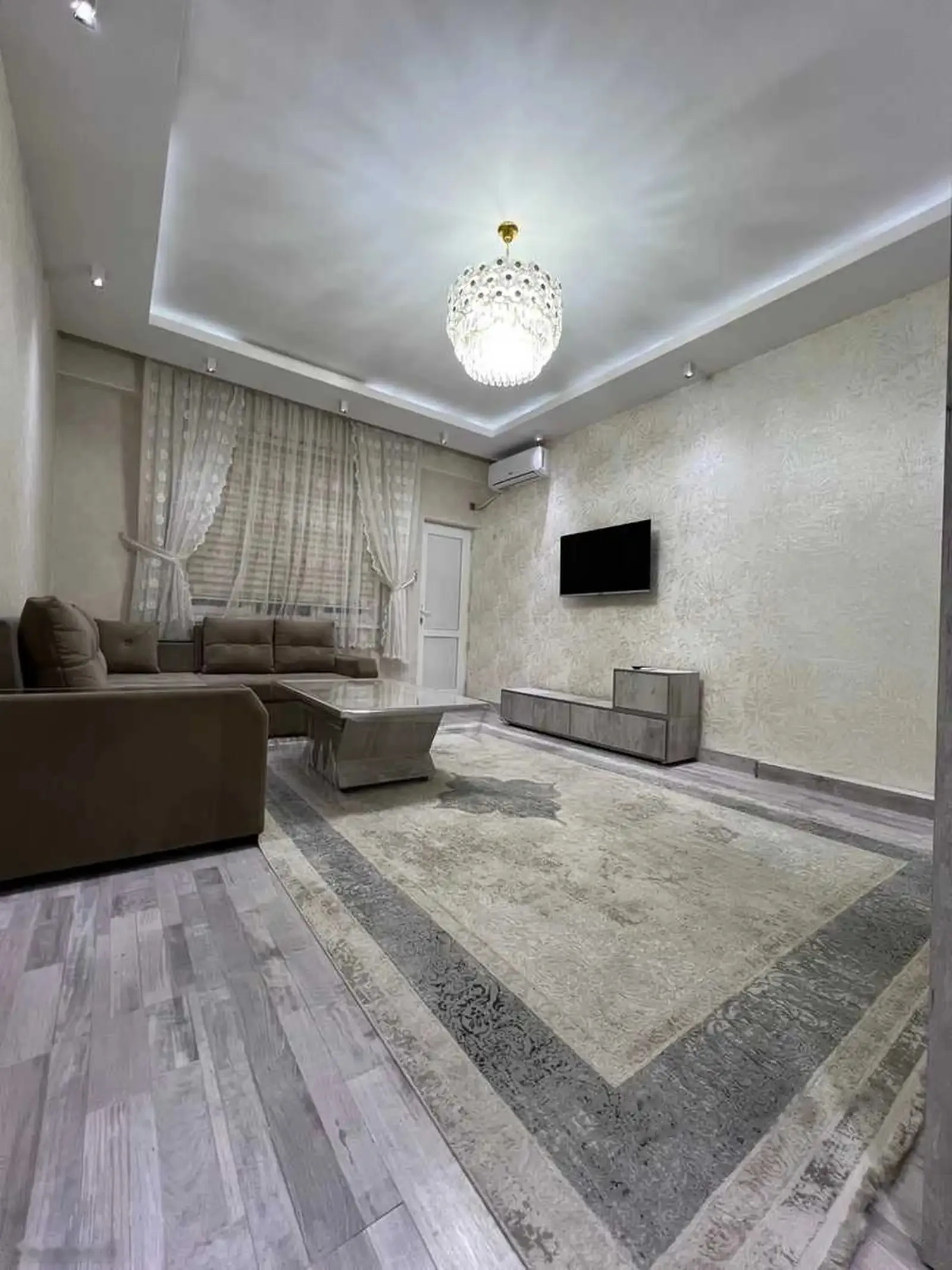 4-комн. квартира, 3 этаж, 140м², доми скичерс