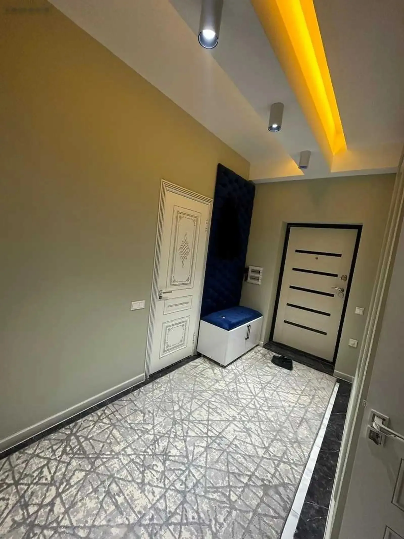 2-комн. квартира, 5 этаж, 77м², оперка