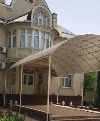 3-этажный, 10 комнатный дом, 600 м², Фирдавси