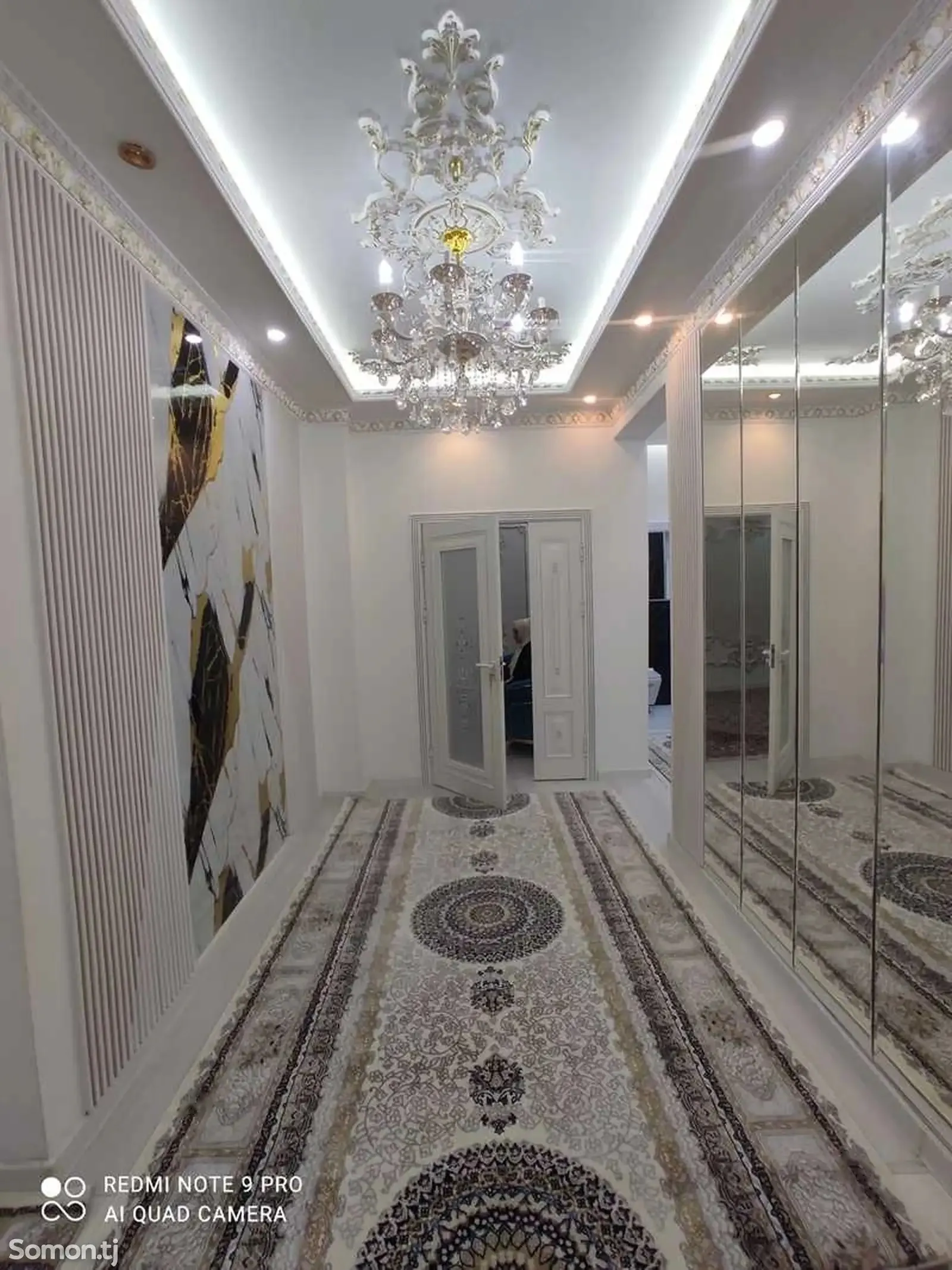 2-комн. квартира, 3 этаж, 75м², голубой экран