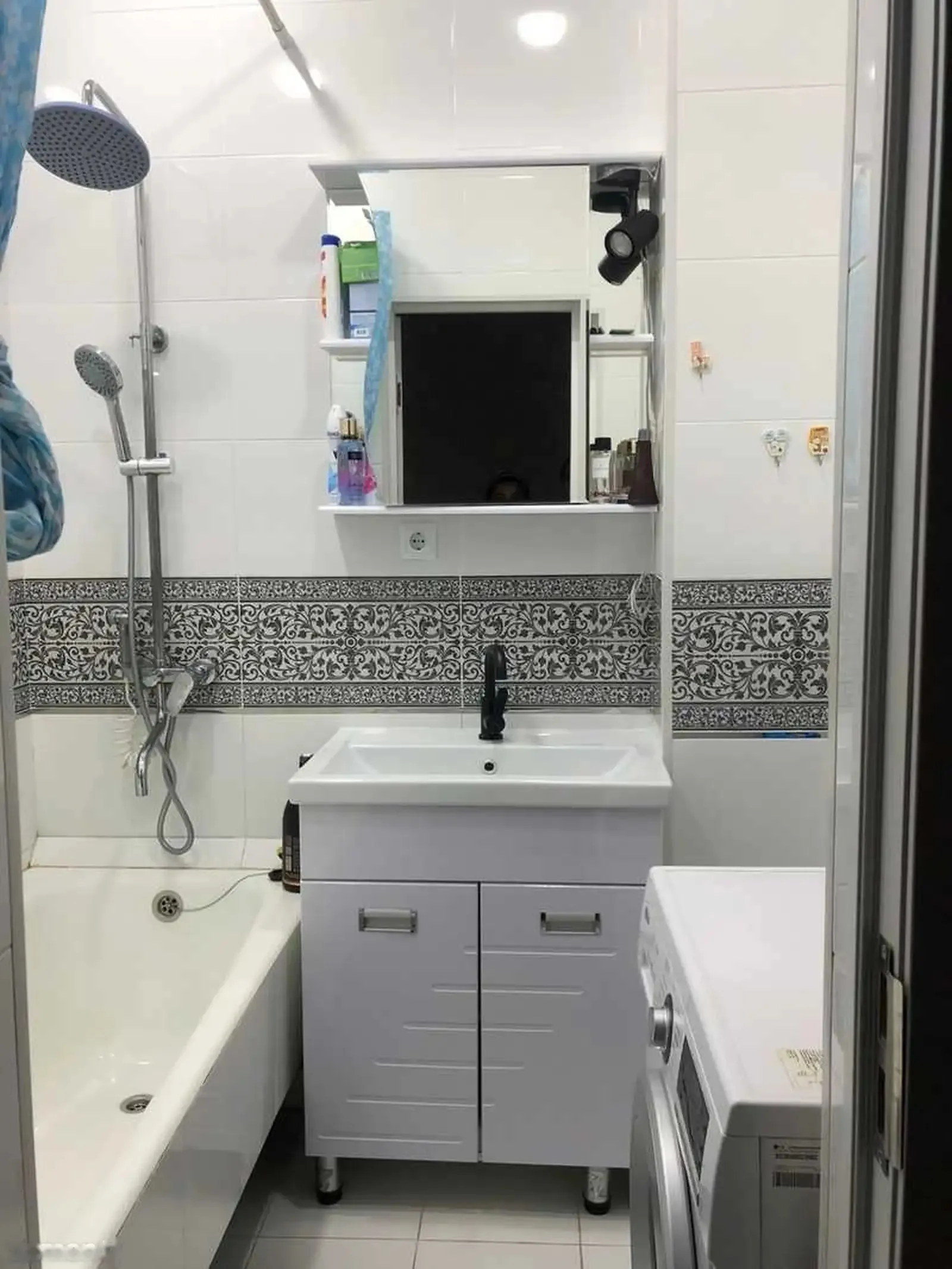 2-комн. квартира, 18 этаж, 80м², Шохмансур