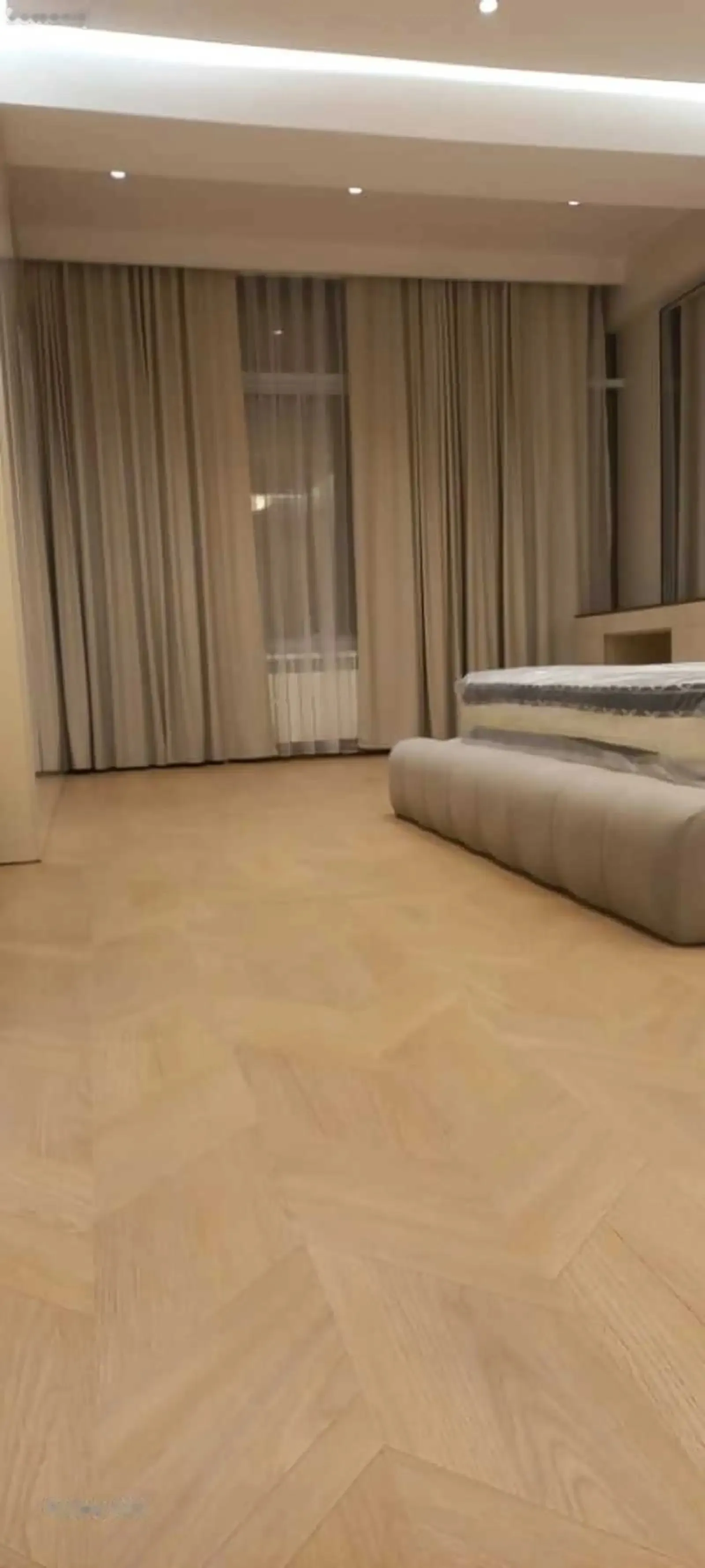 3-комн. квартира, 3 этаж, 120м², театр Оперы и Балета