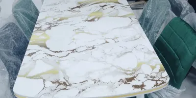 Стол и стулья