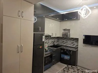 3-комн. квартира, 13 этаж, 70м², Профсоюз