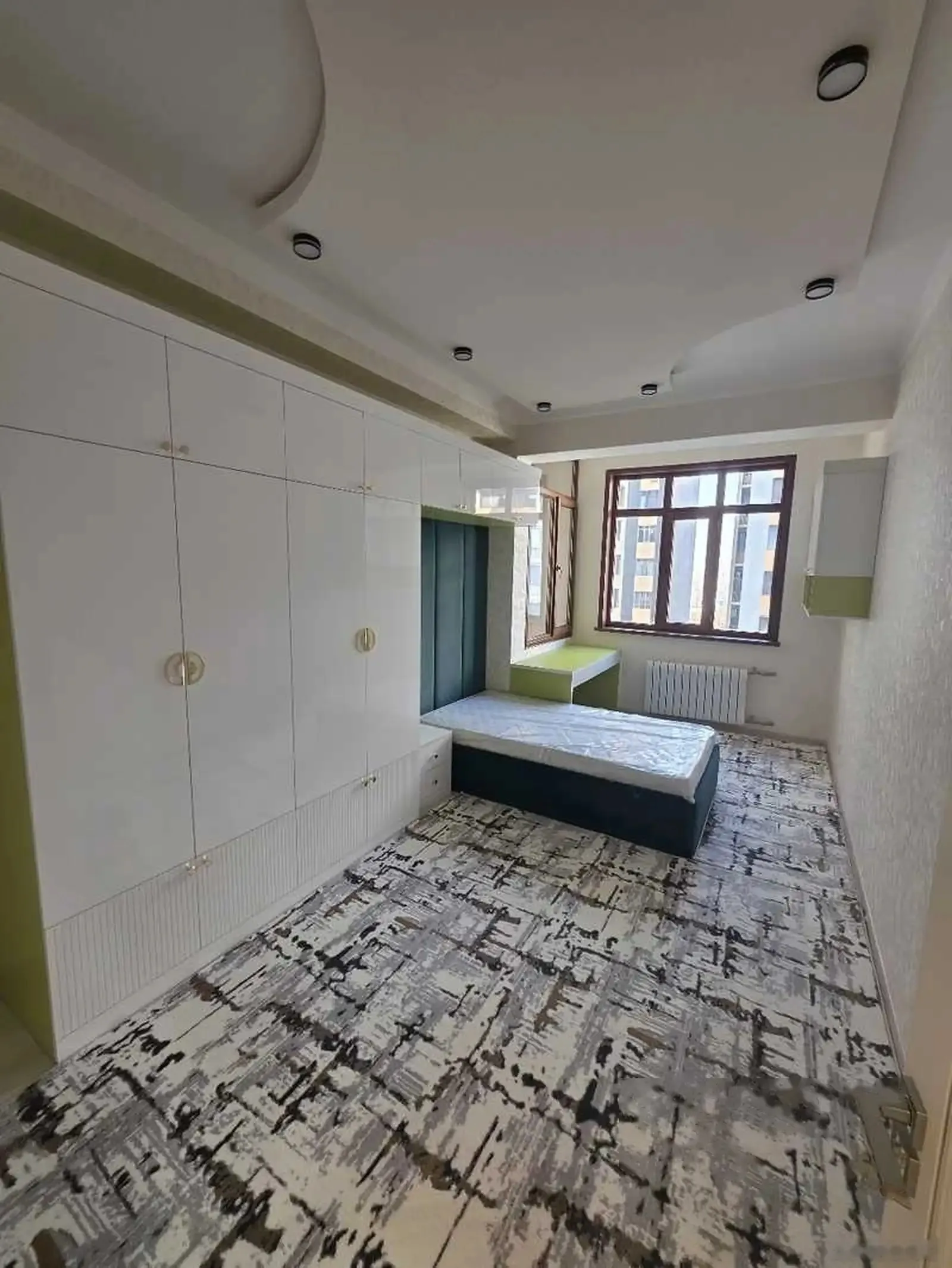 5-комн. квартира, 13 этаж, 140м², Роддом