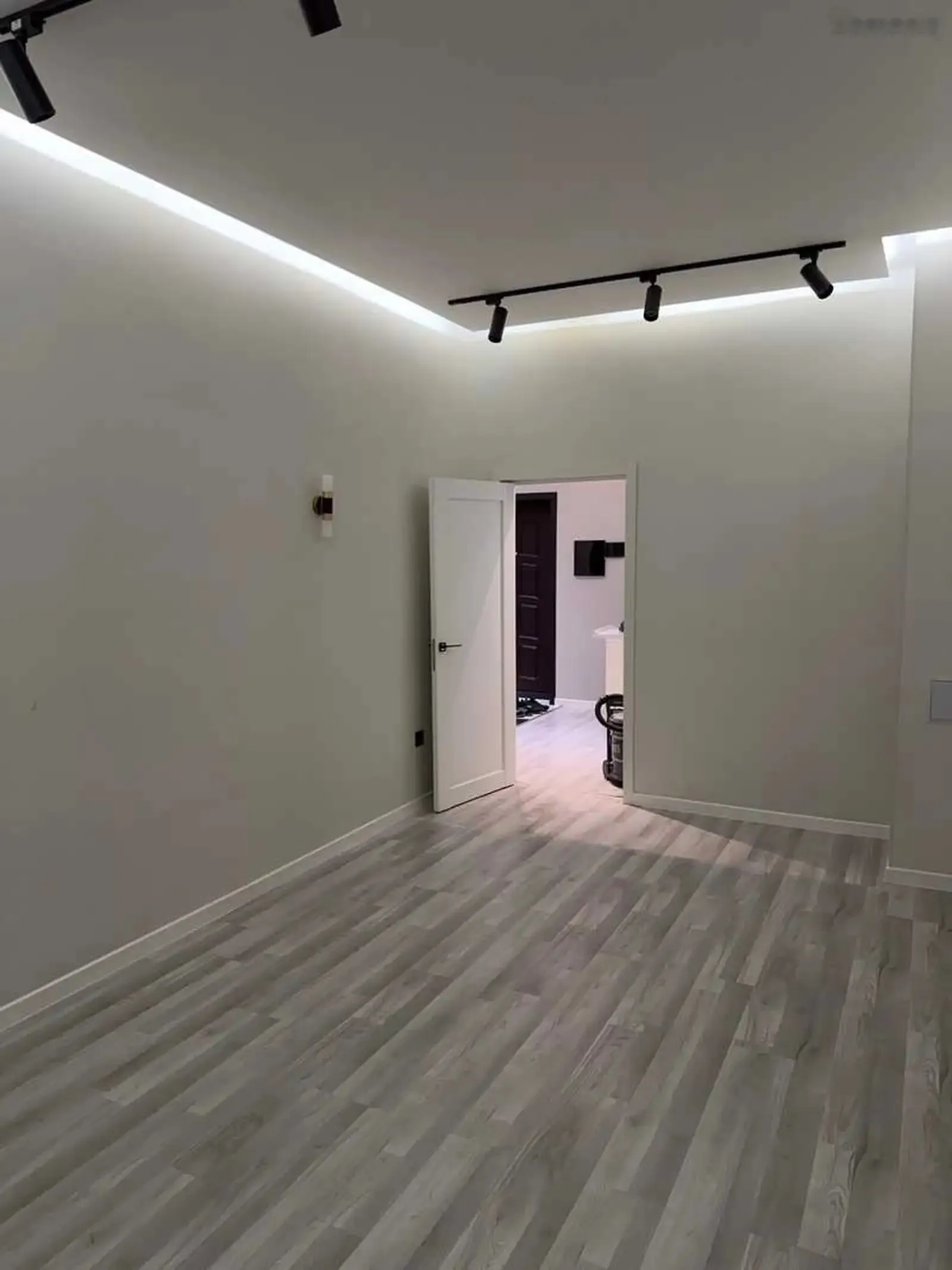 2-комн. квартира, 11 этаж, 68м², Овир