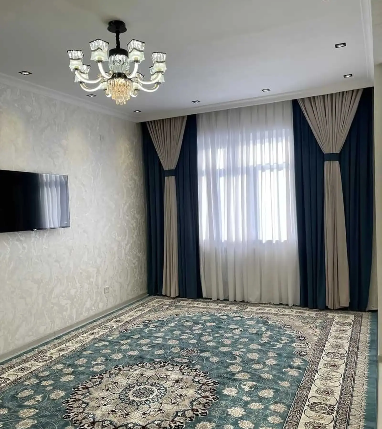 2-комн. квартира, 4 этаж, 70м², Фирдавси