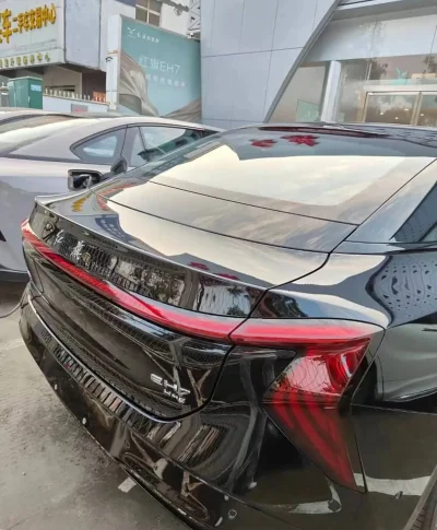 Hongqi HS7, 2025