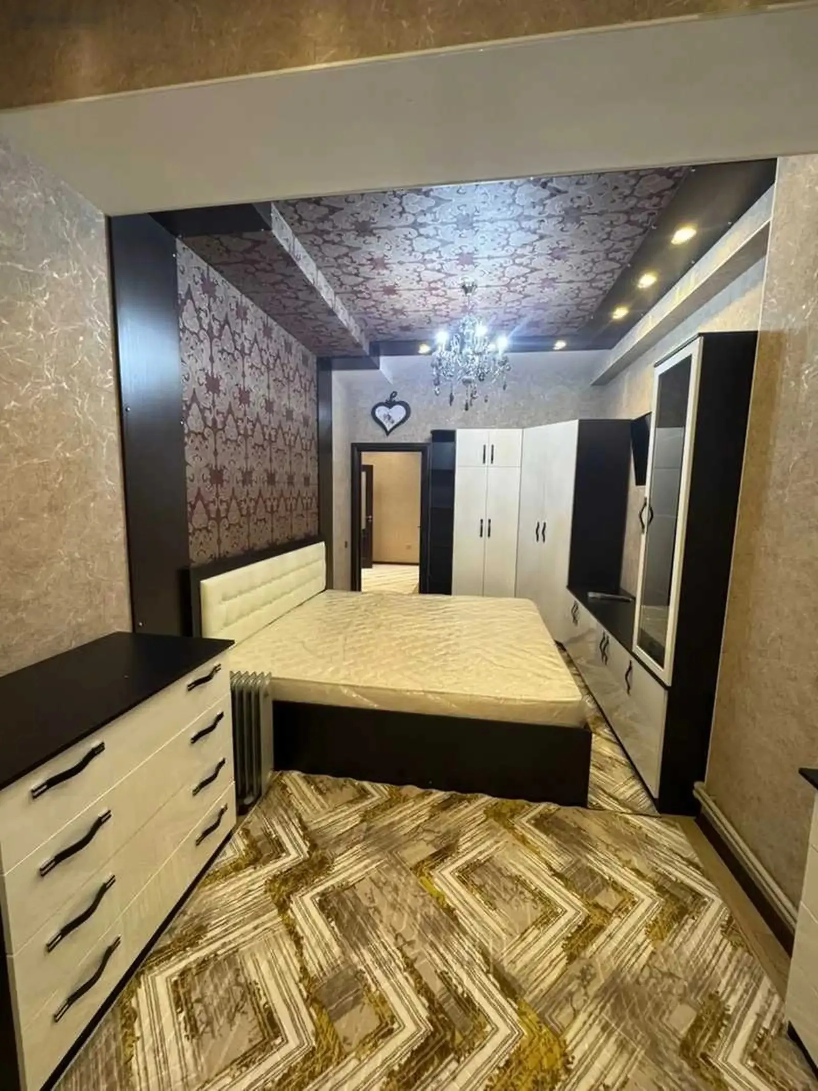 2-комн. квартира, 3 этаж, 70м², Фирдавси