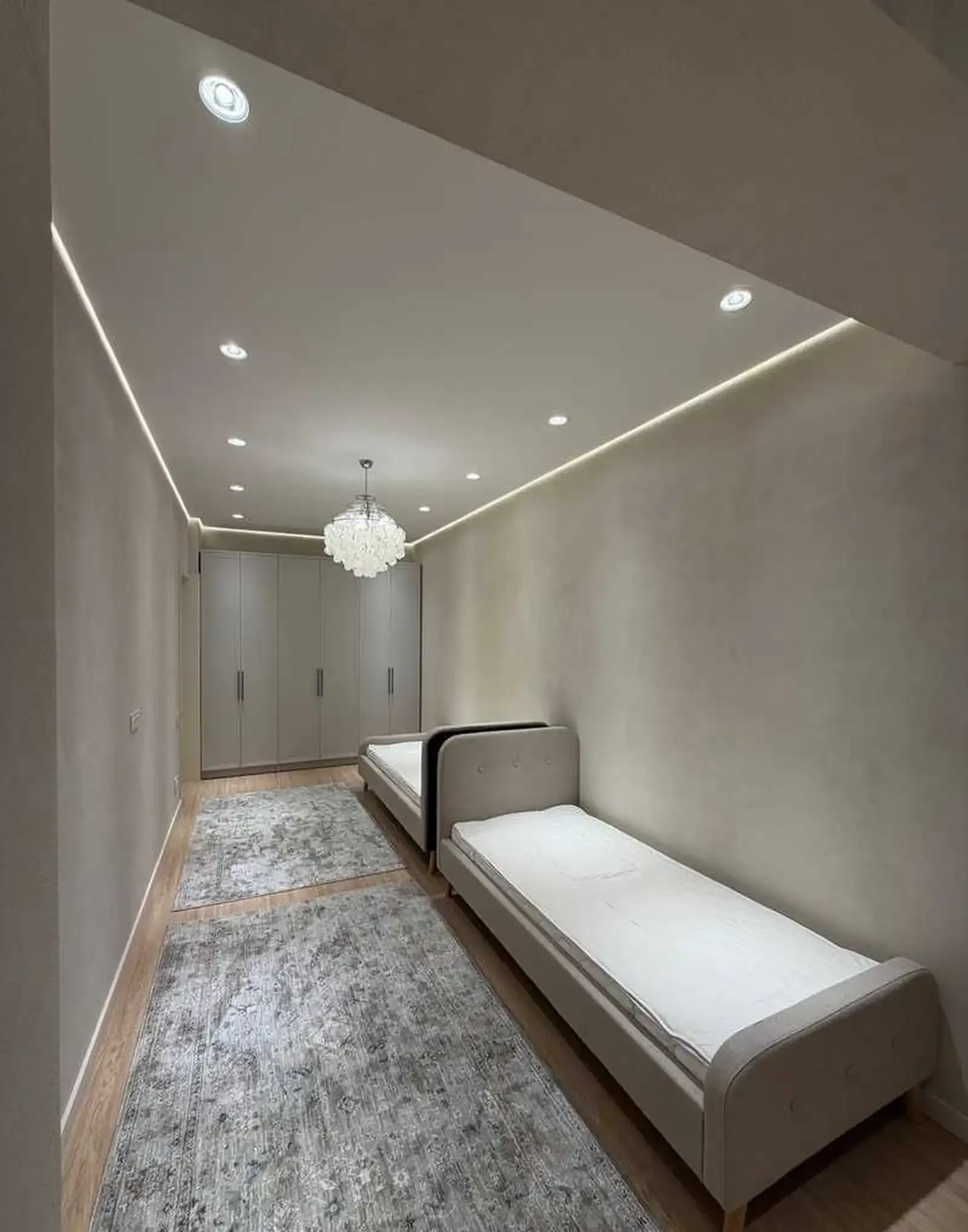 3-комн. квартира, 16 этаж, 100м², Дом Печати, Кафе Тартин
