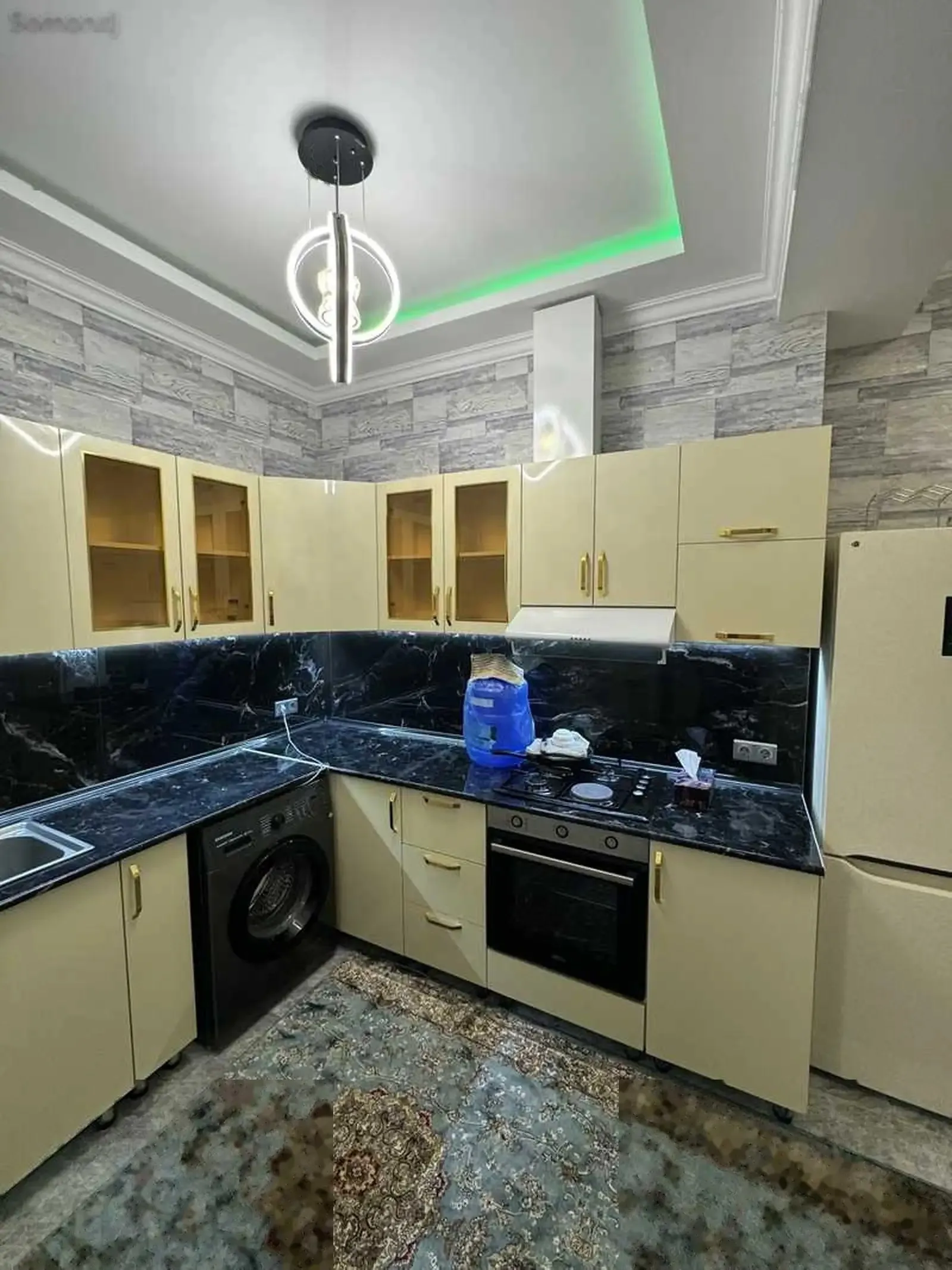 2-комн. квартира, 5 этаж, 60м², Профсоюз