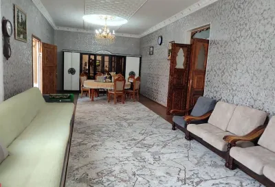 1-этажный, 5 комнатный дом, 240 м², каленин