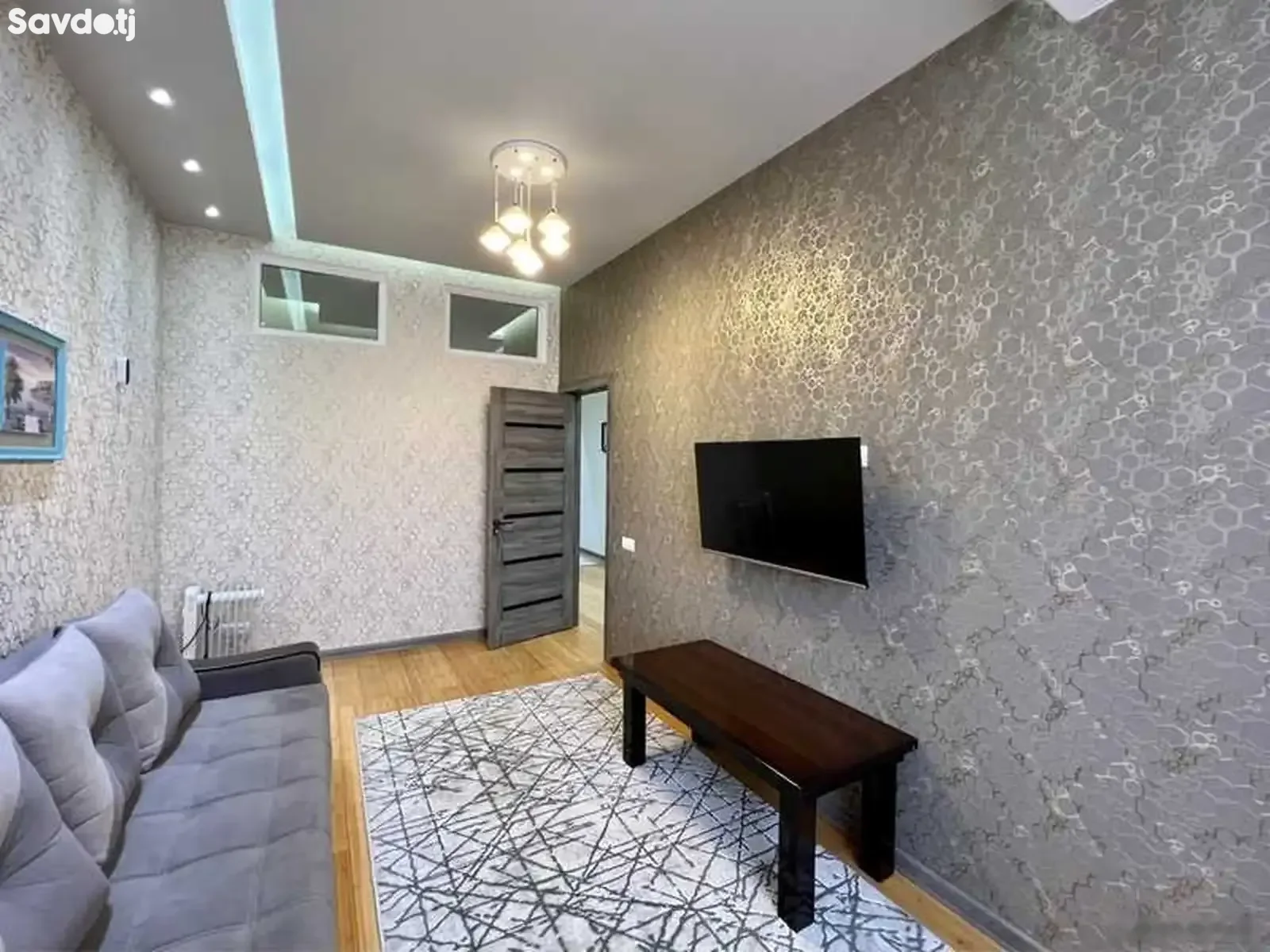 2-комн. квартира, 10 этаж, 58м², Голубой экран