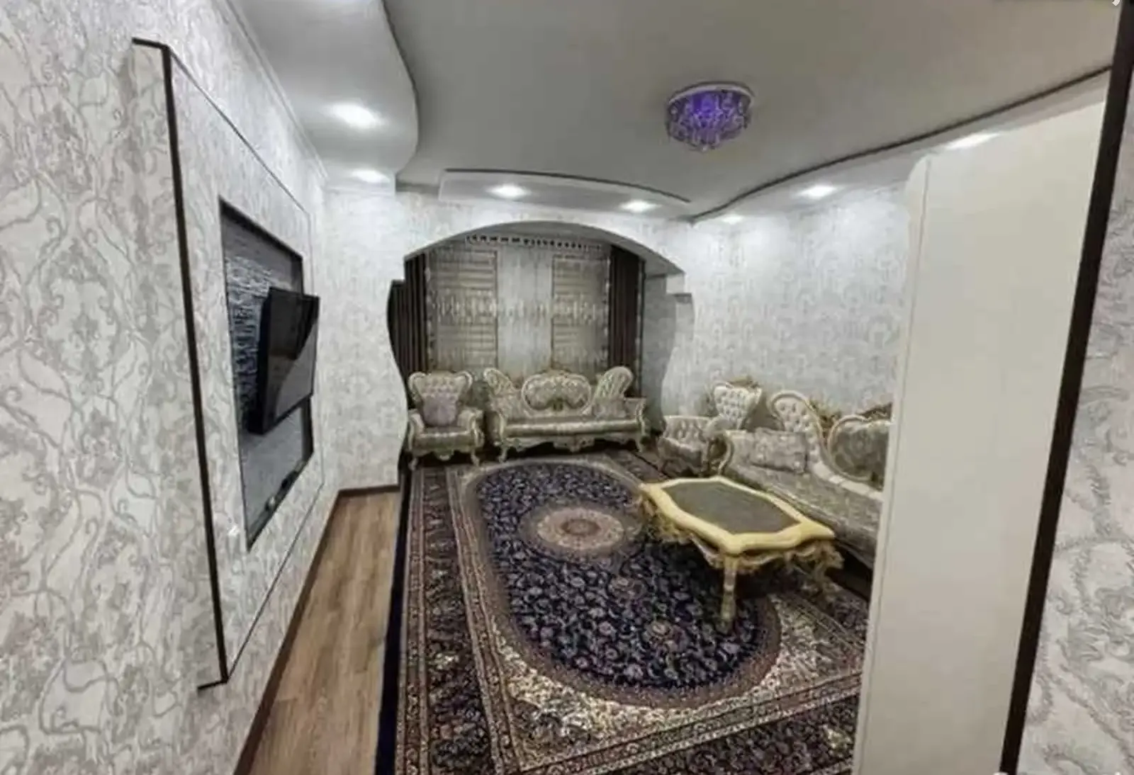 2-комн. квартира, 10 этаж, 62м², Голубой Экран