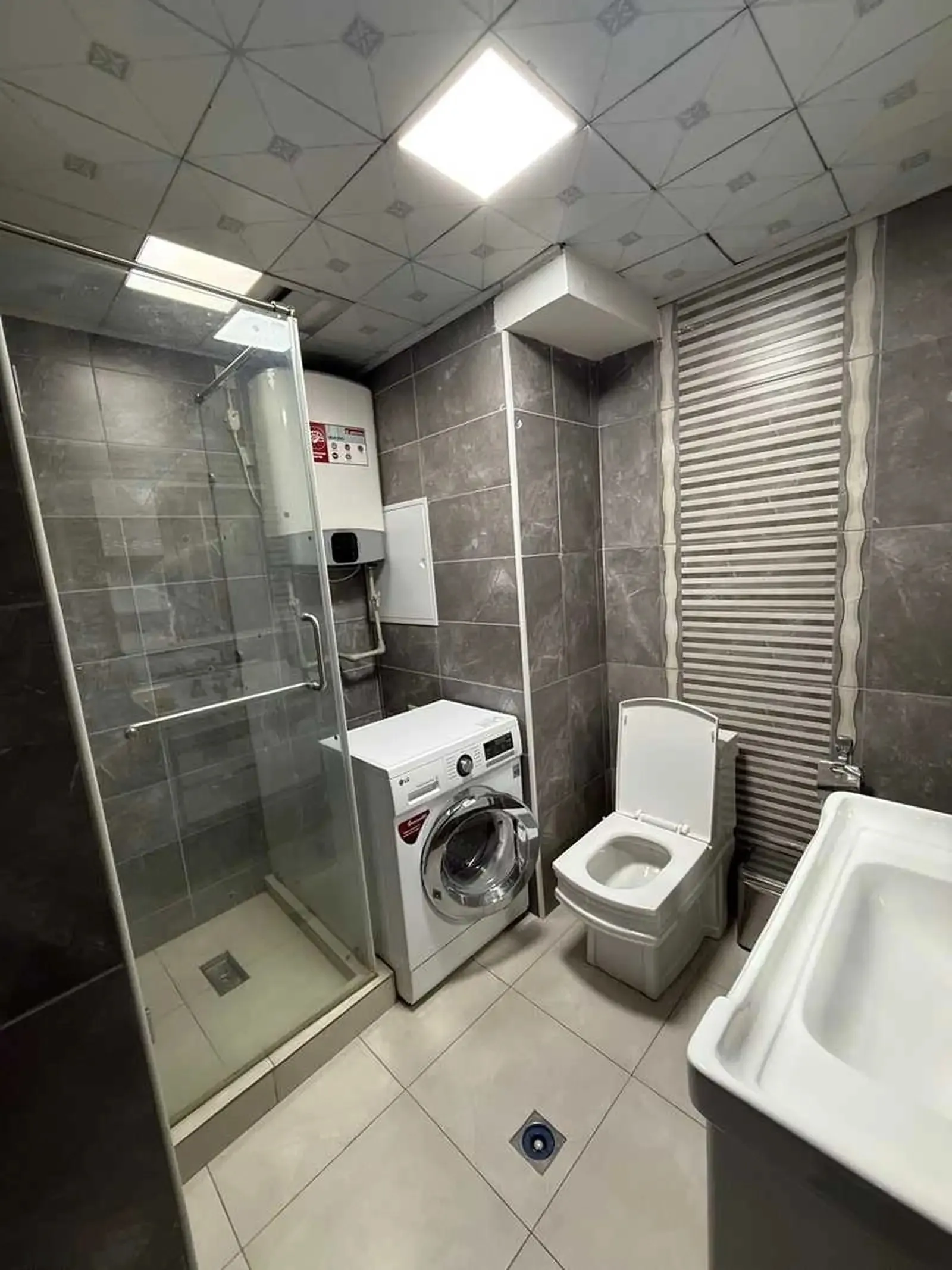 2-комн. квартира, 16 этаж, 100м², Славянский университет