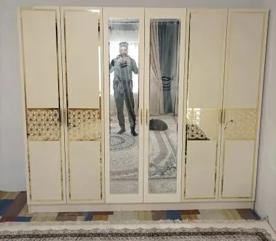 Шкаф