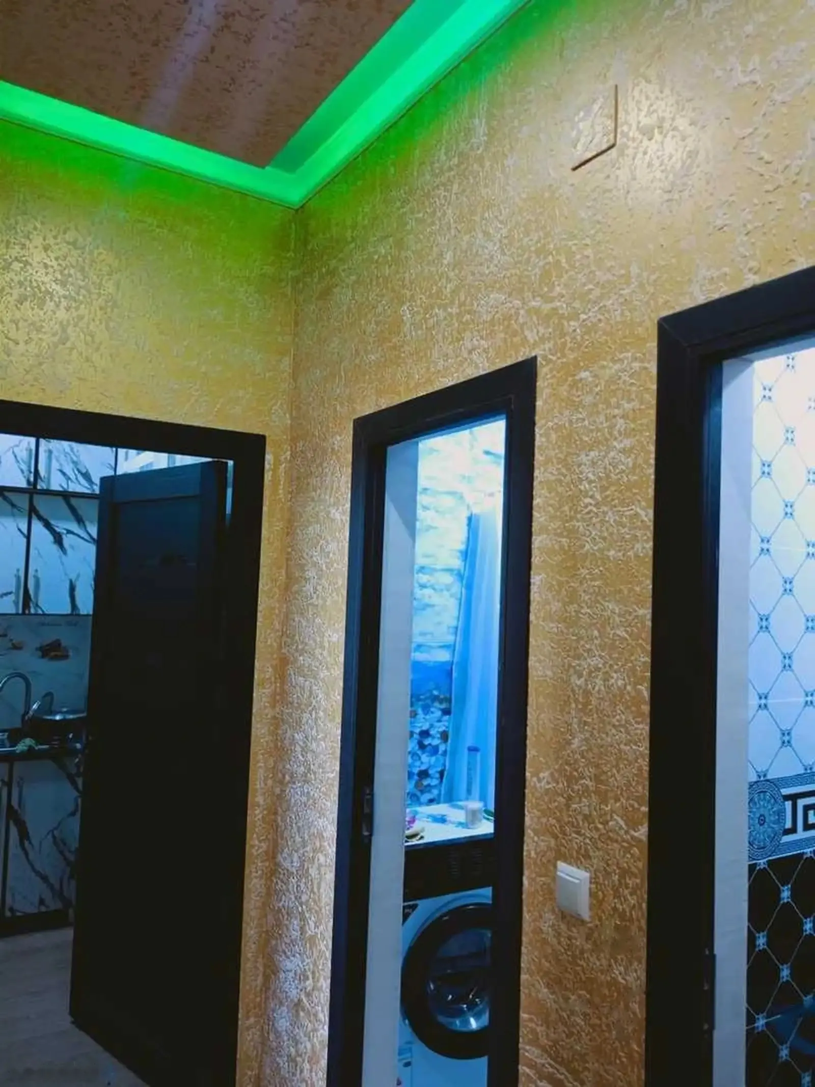 2-комн. квартира, 15 этаж, 50м², голубой экран